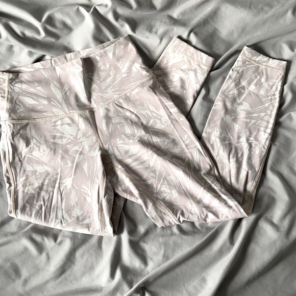 lululemon athletica Pants - Size 6 wunder under pink and white lulu leggings